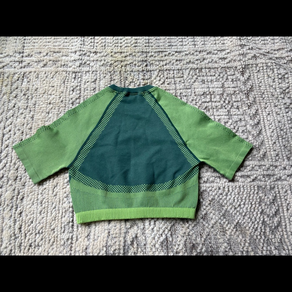 Helena Seamless Crop Top ( Like New ) - image 2